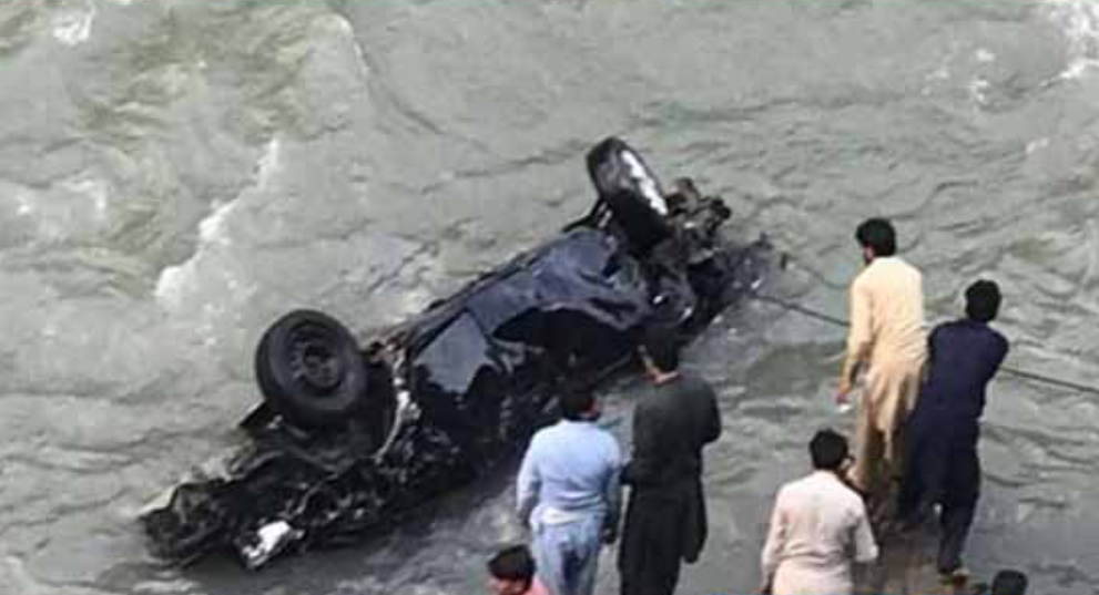 مظفر آباد ويجهو جيپ کاهي ۾ ڪرڻ سبب ڊرائيور سميت 13 ڄڻا فوت